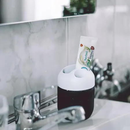 아파트 Central Apartment