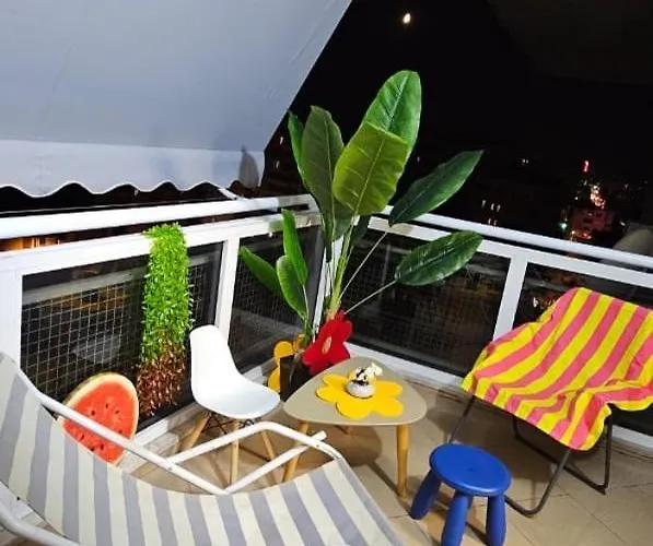 Central Apartment * 티라나