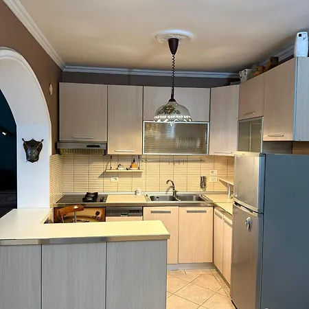 Central Tirana Apartment Διαμέρισμα *